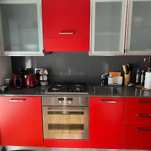  Apartman Red House